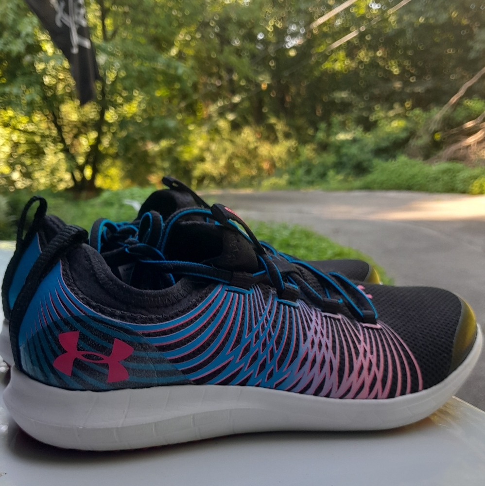 Under xfininity 2 running shoes 5y euc!